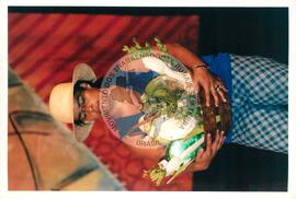 Semana Nacional de Cultura Brasileira e Reforma Agrária (Rio de Janeiro-RJ, 18 mar. 2002) [fotografia] / Fotógrafo(a) : Luciney Martins. -- Ref.: BR-SPMST_MST-SN-CIN_AMP_001814-013273-NDT.