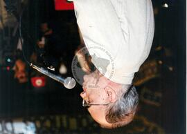 Emir Sader [sociólogo , professor] (Brasil, [sem data]) [fotografia] / Fotógrafo(a) : Douglas Mansur. -- Ref.: BR-SPMST_MST-SN-CIN_AMP_001513-011958-PER.