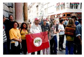 Grupo participante da Marcha da Europa ([sem local], mai. 1995) [fotografia] / Fotógrafo(a) : Arquivo MST. -- Ref.: BR-SPMST_MST-SN-CIN_AMP_001131-009355-RIT.