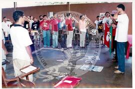 Plenária no Encontro Nacional de Militantes da Comunicação (Ribeirão Preto-SP, 02 dez. 2002) [fotografia] / Fotógrafo(a) : Leticia Barqueta. -- Ref.: BR-SPMST_MST-SN-CIN_AMP_000953-007571-ENC.