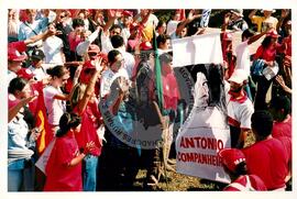 Inauguração do Monumento em homenagem a Antônio Tavares Pereira (Curitiba-PR, 01 mai. 2001) [fotografia] / Fotógrafo(a) : Douglas Mansur. -- Ref.: BR-SPMST_MST-SN-CIN_AMP_001028-008129-ELF.