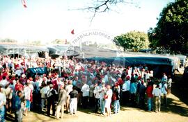Mobilização durante a Jornada Nacional (Brasília-DF, 03 set. 2001) [fotografia] / Fotógrafo(a) : Gildo Aguiar. -- Ref.: BR-SPMST_MST-SN-CIN_AMP_000585-003281-AMT.