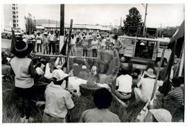 Caminhada São Paulo - Jundiaí (Jundiaí-SP, nov. 1993) [fotografia] / Fotógrafo(a) : Douglas Mansur. -- Ref.: BR-SPMST_MST-SN-CIN_AMP_001428-011588-MAC.
