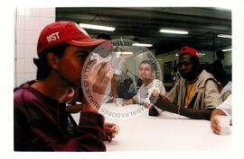 Encontro de Jovens do MST, na Ucicamp, 2o (Campinas-SP, 18 fev. 2000) [fotografia] / Fotógrafo(a) : Milene Medeiros. -- Ref.: BR-SPMST_MST-SN-CIN_AMP_000900-006582-ENJ.