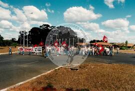 Congresso Nacional do MST, 3o (Distrito Federal (Brasil), 25 jul. 1995) [fotografia] / Fotógrafo(a) : Douglas Mansur ; Débora Lerrer. -- Ref.: BR-SPMST_MST-SN-CIN_AMP_000708-004372-CGR.