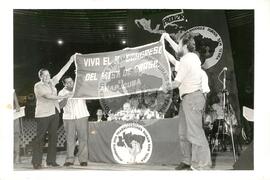 Congresso Nacional do MST, 2o (Distrito Federal (Brasil), 08 mai. 1990) [fotografia] / Fotógrafo(a) : Carlos Carvalho ; Douglas Mansur. -- Ref.: BR-SPMST_MST-SN-CIN_AMP_000702-004202-CGR.