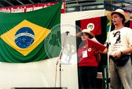 Encontro de Jovens do MST, na Ucicamp, 3o (Campinas-SP, 14 fev. 2001) [fotografia] / Fotógrafo(a) : Paulo Augusto. -- Ref.: BR-SPMST_MST-SN-CIN_AMP_000903-006761-ENJ.