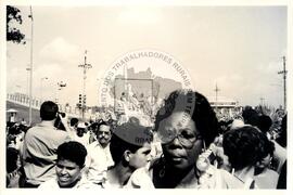 Mobilização pelo 1º de Maio (Cuba, [sem data]) [fotografia] / Fotógrafo(a) : Arquivo MST. -- Ref.: BR-SPMST_MST-SN-CIN_AMP_001044-008447-RIT.