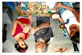 Semana Nacional de Cultura Brasileira e Reforma Agrária (Rio de Janeiro-RJ, 18 mar. 2002) [fotografia] / Fotógrafo(a) : João Laet. -- Ref.: BR-SPMST_MST-SN-CIN_AMP_001811-013127-NDT.