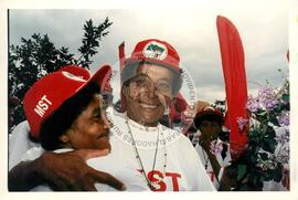 Chegada da Marcha Nacional à Brasília (Brasília-DF, fev. 1997) [fotografia] / Fotógrafo(a) : Douglas Mansur ; Paulo P. Lima. -- Ref.: BR-SPMST_MST-SN-CIN_AMP_001397-011018-MAC.