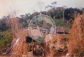 Trabalhadores do acampamento Pinajui Julia" do MST na BR-364 (Roraima, [sem data]) [fotografia] / Fotógrafo(a) : Itelvima. -- Ref.: BR-SPMST_MST-SN-CIN_AMP_000036-000141-ACP.