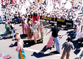 Protesto da Educação (Distrito Federal (Brasil), 06 out. 1999) [fotografia] / Fotógrafo(a) : Douglas Mansur. -- Ref.: BR-SPMST_MST-SN-CIN_AMP_000583-003265-AMT.