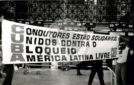 Brigadas a Cuba (São Paulo (Estado), fev. 1992) [fotografia] / Fotógrafo(a) : Gilson Rodrigues. -- Ref.: BR-SPMST_MST-SN-CIN_AMP_000381-001991-AMT.