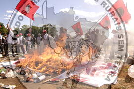 [Título n/d] : lote nº 002, pasta nº 000044, doc. nº 000493 [imagem] / Fotógrafo(a) : [autoria n/d].