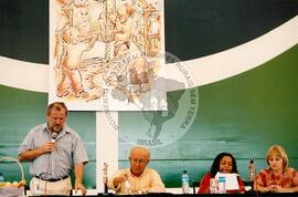 Seminário Nacional sobre Educação no Campo (Brasília-DF, 26 nov. 2002) [fotografia] / Fotógrafo(a) : Nivaldo Honório. -- Ref.: BR-SPMST_MST-SN-CIN_AMP_000113-000779-ACS.