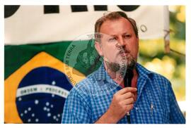 João Pedro Stédile (Brasil, [sem data]) [fotografia] / Fotógrafo(a) : Arquivo MST ; Cácia Cortez ; Débora Lerrer ; Douglas Mansur ; João Zinclar ; Luciney Martins ; Michelle Camafaldo. -- Ref.: BR-SPMST_MST-SN-CIN_AMP_001263-010533-LID.