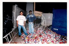 Leilão das peças da COOPEMARE (São Paulo (Estado), 24 nov. 1999) [fotografia] / Fotógrafo(a) : Fernando Braga. -- Ref.: BR-SPMST_MST-SN-CIN_AMP_000756-004990-CSS.