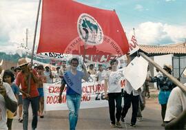 Passeatas (Maranhão, 02 jun. 1990) [fotografia] / Fotógrafo(a) : [sem autoria]. -- Ref.: BR-SPMST_MST-SN-CIN_AMP_000532-003010-AMT.