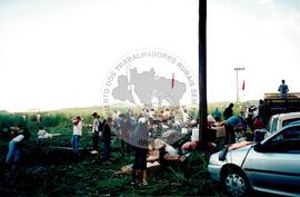 Acampamento "Nova Canudos" do MST (Porto Feliz-SP, fev. 1999) [fotografia] / Fotógrafo(a) : Douglas Mansur. -- Ref.: BR-SPMST_MST-SN-CIN_AMP_000047-000362-ACP.