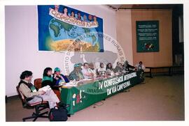 Conferência Internacional da Via Campesina, 4a (Itaci-SP, 14 jul. 2004) [fotografia] / Fotógrafo(a) : Douglas Mansur. -- Ref.: BR-SPMST_MST-SN-CIN_AMP_001164-010213-RIT.