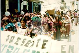 Manifestação Indígena- Ato contra os 500 anos de invasão europeia ([sem local], [sem data]) [fotografia] / Fotógrafo(a) : Arquivo MST. -- Ref.: BR-SPMST_MST-SN-CIN_AMP_001143-009594-RIT.