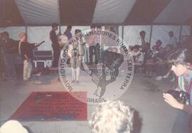 Assembléia do Povo de Deus (Equador, 1996) [fotografia] / Fotógrafo(a) : Arquivo MST. -- Ref.: BR-SPMST_MST-SN-CIN_AMP_001075-008696-RIT.