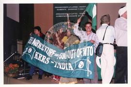 Conferência Internacional da Via Campesina, 4a (Itaci-SP, 14 jul. 2004) [fotografia] / Fotógrafo(a) : Douglas Mansur. -- Ref.: BR-SPMST_MST-SN-CIN_AMP_001164-010193-RIT.