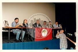 Entrevista coletiva com José Saramargo, Sebastião Salgado e Chico Buarque no "Espaço Urbano de Cinema" (São Paulo (Estado), 12 abr. 1997) [fotografia] / Fotógrafo(a) : Douglas Mansur. -- Ref.: BR-SPMST_MST-SN-CIN_AMP_000701-004187-ARV.