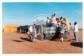 Acampamento "Guarantã" (São Paulo (Estado), jul. 1998) [fotografia] / Fotógrafo(a) : Douglas Mansur. -- Ref.: BR-SPMST_MST-SN-CIN_AMP_000045-000200-ACP.