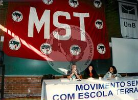 ENERA- Encontro Nacional de Educadores e Educadoras da Reforma Agrária, 1o (Distrito Federal (Brasil), jul. 1997) [fotografia] / Fotógrafo(a) : Douglas Mansur. -- Ref.: BR-SPMST_MST-SN-CIN_AMP_000960-007615-ENC.