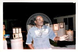 Leilão das peças da COOPEMARE (São Paulo (Estado), 24 nov. 1999) [fotografia] / Fotógrafo(a) : Fernando Braga. -- Ref.: BR-SPMST_MST-SN-CIN_AMP_000756-004994-CSS.