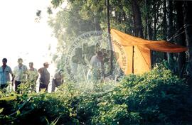 Acampamento "Nova Canudos" do MST (Porto Feliz-SP, fev. 1999) [fotografia] / Fotógrafo(a) : Douglas Mansur. -- Ref.: BR-SPMST_MST-SN-CIN_AMP_000047-000347-ACP.