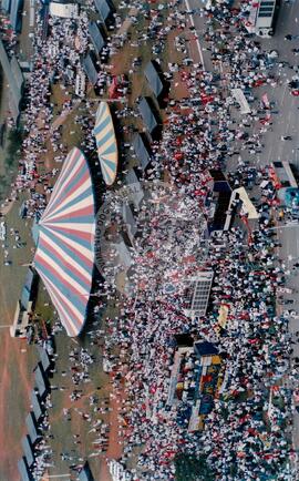 Chegada da Marcha Naciona à Brasília (Brasília-DF, 17 abr. 1997) [fotografia] / Fotógrafo(a) : Douglas Mansur. -- Ref.: BR-SPMST_MST-SN-CIN_AMP_001398-011123-MAC.