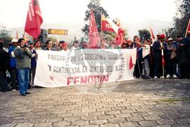Manifestação contra a ALCA (Equador, 24 out. 2002) [fotografia] / Fotógrafo(a) : Marta (MG). -- Ref.: BR-SPMST_MST-SN-CIN_AMP_001078-008729-RIT.