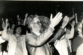 Celebração na Assembleia Legislativa- Protesto contra a violência da PM (Rio Grande do Sul, out. 1986) [fotografia] / Fotógrafo(a) : Karine Emerich. -- Ref.: BR-SPMST_MST-SN-CIN_AMP_000455-002665-AMT.
