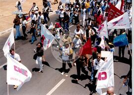 Protesto da Educação (Distrito Federal (Brasil), 06 out. 1999) [fotografia] / Fotógrafo(a) : Douglas Mansur. -- Ref.: BR-SPMST_MST-SN-CIN_AMP_000583-003264-AMT.