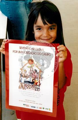 Seminário Nacional sobre Educação no Campo (Brasília-DF, 26 nov. 2002) [fotografia] / Fotógrafo(a) : Nivaldo Honório. -- Ref.: BR-SPMST_MST-SN-CIN_AMP_000113-000770-ACS.