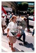 Marcha Sem Terra contra a prisão de 6 trabalhadores (São Paulo-SP, mar. 2000) [fotografia] / Fotógrafo(a) : Joaquim Duarte. -- Ref.: BR-SPMST_MST-SN-CIN_AMP_001425-011516-MAC.
