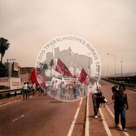 SOS VIDA (Rio Grande do Sul, out. 1991) [fotografia] / Fotógrafo(a) : Claudemir Bittencourt. -- Ref.: BR-SPMST_MST-SN-CIN_AMP_000460-002692-AMT.