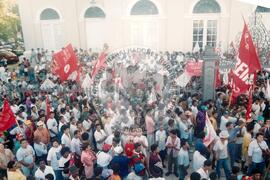 Manifestação (Pernambuco, [sem data]) [fotografia] / Fotógrafo(a) : Arquivo MST. -- Ref.: BR-SPMST_MST-SN-CIN_AMP_000550-003084-AMT.