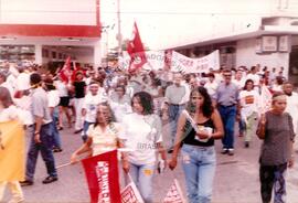 Dia Nacional de Luta Concetração dos trabalhadores na Praça do Liceu (Piauí, 26 mar. 1999) [fotografia] / Fotógrafo(a) : Arquivo MST. -- Ref.: BR-SPMST_MST-SN-CIN_AMP_000556-003094-AMT.