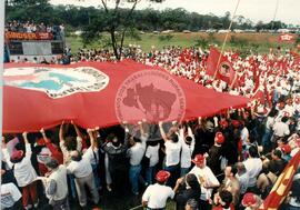 Chegada da Marcha Nacional à Brasília (Brasília-DF, fev. 1997) [fotografia] / Fotógrafo(a) : Douglas Mansur ; Paulo P. Lima. -- Ref.: BR-SPMST_MST-SN-CIN_AMP_001397-011079-MAC.