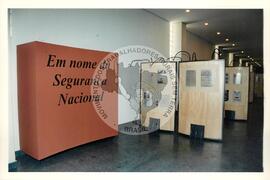 Exposição "Cidadão sob suspeita" (São Paulo (Estado), 12 mai. 1997) [fotografia] / Fotógrafo(a) : Douglas Mansur. -- Ref.: BR-SPMST_MST-SN-CIN_AMP_001032-008184-ELF.