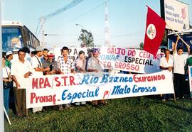 Chegada da Marcha Popular à Brasília (Brasília-DF, 07 out. 1999) [fotografia] / Fotógrafo(a) : Douglas Mansur. -- Ref.: BR-SPMST_MST-SN-CIN_AMP_001400-011223-MAC.