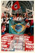 Manifestação contra a ALCA (São Paulo (Estado), 2001) [fotografia] / Fotógrafo(a) : João Zinclair. -- Ref.: BR-SPMST_MST-SN-CIN_AMP_000398-002232-AMT.