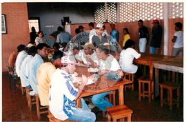 Oficina de Rádio (Pontal de Parapanema-SP, 30 jul. 2001) [fotografia] / Fotógrafo(a) : Mineirinho. -- Ref.: BR-SPMST_MST-SN-CIN_AMP_000693-003982-ARV.
