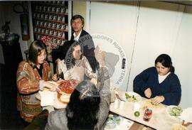 Lançamento da Revista Sem Terra (São Paulo (Estado), 03 jul. 1997) [fotografia] / Fotógrafo(a) : Francisca P. Montejo ; Saulo Pompermayer ; Douglas Mansur ; . -- Ref.: BR-SPMST_MST-SN-CIN_AMP_000692-003916-ARV.