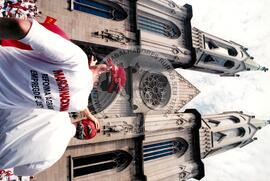 Chegada da Marcha Nacional à Brasília (Brasília-DF, fev. 1997) [fotografia] / Fotógrafo(a) : Douglas Mansur ; Paulo P. Lima. -- Ref.: BR-SPMST_MST-SN-CIN_AMP_001397-011063-MAC.