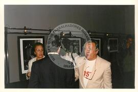 Lançamento da Exposição "Terra" (São Paulo (Estado), 10 abr. 1997) [fotografia] / Fotógrafo(a) : Douglas Mansur. -- Ref.: BR-SPMST_MST-SN-CIN_AMP_001030-008178-ELF.