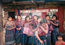 Ato público camponês (Guatemala, 1998) [fotografia] / Fotógrafo(a) : Mara. -- Ref.: BR-SPMST_MST-SN-CIN_AMP_001113-009197-RIT.